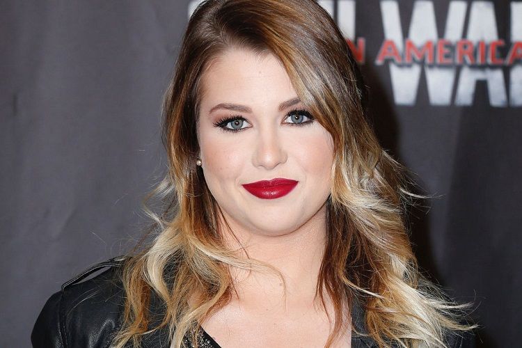 Portrait de la Youtubeuse Marie Lopez alias EnjoyPhoenix