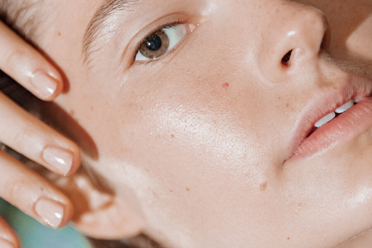 Nettoyer son visage en fonction de l'état de sa peau
