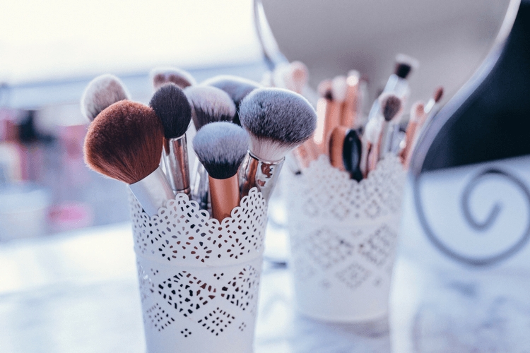 Pinceau maquillage : comment bien les nettoyer ?