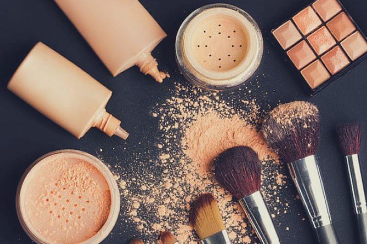 Quel fond de teint choisir selon son type de peau ?