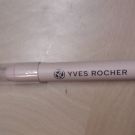 Swatch de Spoutsie : Zéro Défaut - Base Lèvres Matifiante et Longue Tenue - Couleurs Nature, Yves Rocher