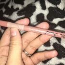 Swatch de SaraKdr : Perfect Lips - Crayon lèvres, Too Faced