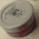 Swatch de Liliyana.r : Taft cire wax effet sculptant, Schwarzkopf