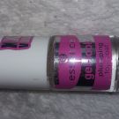Swatch de Liliyana.r : 2 en 1 base et top coat, Essence