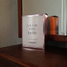 Swatch de Glycine : La Vie est Belle Eau de parfum, Lancôme