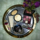 Swatch de zahia maz : Essentials Eye Palette - Palettes d'ombres à paupières, Huda Beauty