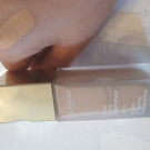Swatch de Mzlle princess : Teint Multi Régénérant, Clarins