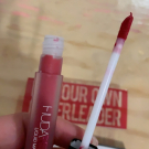 Swatch de Zazadu17 : Liquid Matte - Rouge à Lèvres liquide mat, Huda Beauty