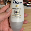 Swatch de Zazadu17 : Invisible dry 48h Clean Touch, Dove