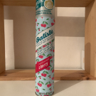 Swatch de ICharles80 : Shampoing Sec Cherry, Batiste