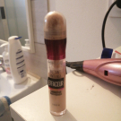 Swatch de maitebreizh : Instant Anti Age l'Effaceur Yeux, Maybelline New York