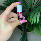 Swatch de Anais25 : Benetint Blush Liquide Joues et Lèvres, Benefit Cosmetics