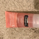 Swatch de beautyblondetest : Gel Nettoyant Exfoliant Pamplemousse Rose, Neutrogena