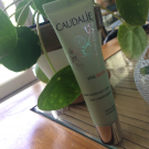 Swatch de Ylang17 : Soin Hydratant 3-en-1 VineActiv | L'anti-rides &eacute;clat imm&eacute;diat | Vine[Activ], Caudalie