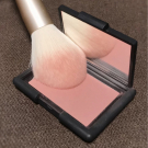 Swatch de Yuwaina : Blush, Nars