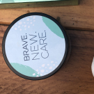 Swatch de Catarina : Illuminateur corps et cheveux, BIOPHARME