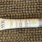 Swatch de Roxii : Soin intensif boutons, points noirs, anti-marques, SVR