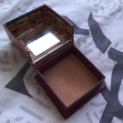 Swatch de Jyjy21 : Hoola - Poudre Soleil, Benefit Cosmetics