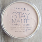 Swatch de Ali* : Stay Matte Poudre compacte Matifiante, Rimmel London