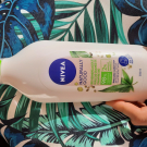 Swatch de emeline06 : Naturally good lait apaisant huile de graines de chanvre bio, Nivea