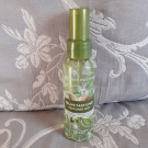 Swatch de lilie3 : Brume Parfumée Corps & Cheveux Pêche & Anis Etoilé, Yves Rocher