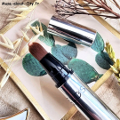 Swatch de Cecilie : EYE MAGIC GEL CREMEUX CORRECTEUR LUMIERE, Veld's