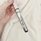 Swatch de Mélissa Tiliana : EYE MAGIC GEL CREMEUX CORRECTEUR LUMIERE, Veld's