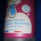 Swatch de flfl90 : Shampoing douce à la mûre bio - Les Schtroumpfs, Le Comptoir du Bain