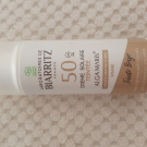 Swatch de Inès.D : Crème solaire visage teintée SPF50 haute protection, Laboratoires de Biarritz