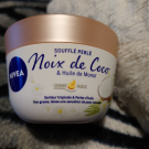 Swatch de attilatyron : Soufflé perlé noix de coco et huile de monoï, Nivea