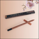 Swatch de Valbry : Lip Contour - Crayon contour des lèvres mat, Huda Beauty