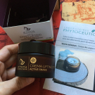 Swatch de Girly'S Family : Crème effet lifting active snake, Armonia