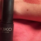 Swatch de Le pot de peinture : Smart Lipstick, Kiko