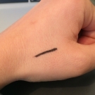 Swatch de CamilleCh29 : Ultimate Pen Long Wear Eyeliner, Kiko