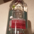 Swatch de Zeyno : Solution Micellaire Tout en 1, Garnier