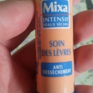 Swatch de clocloe285 : Soin des Lèvres Antidessèchement Mixa Intensif, Mixa