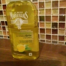 Swatch de Natty : Shampoing Purifiant aux Extraits d'Ortie et de Citron, Le Petit Marseillais