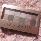 Swatch de Mzelle Cupcake : Palette Yeux The Blushed Nudes, Gemey-Maybelline