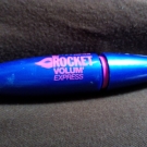 Swatch de Azrou6823 : Mascara Volum'Express The Rocket, Maybelline New York