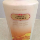 Swatch de Stef60180 : Amber Romance Body Lotion, Victoria's secret