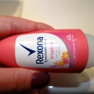 Swatch de Irys : Déodorant femme bille tropical, Rexona