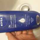 Swatch de Beautyibtissam : Lait Corps sous la Douche Nourrissant, Nivea