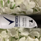 Swatch de NerBeauty : Déodorant Invisible Aqua, Rexona