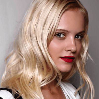 coloration blonde platine