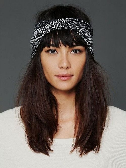 Le foulard à la manière d'un bandeau : la tendance du moment !