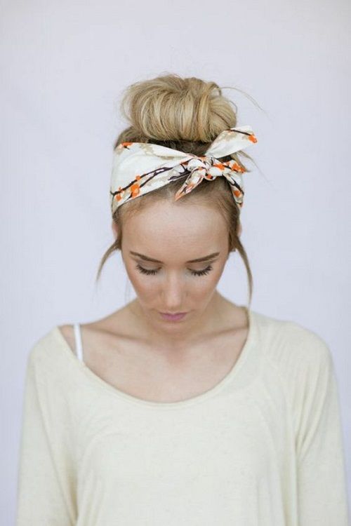 Le foulard habille votre bun, pour un look romantique !
