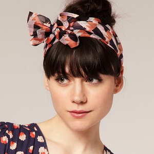 Nouer un foulard en serre tête
