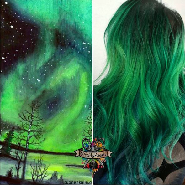 Des cheveux avec des couleurs vibrantes comme ces teintes de verts.
