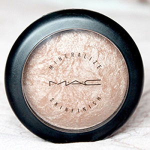 poudre de finition Mineralize Skinfinish de Mac