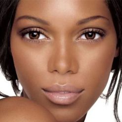 maquillage naturel pour un rendez-vous amoureux
